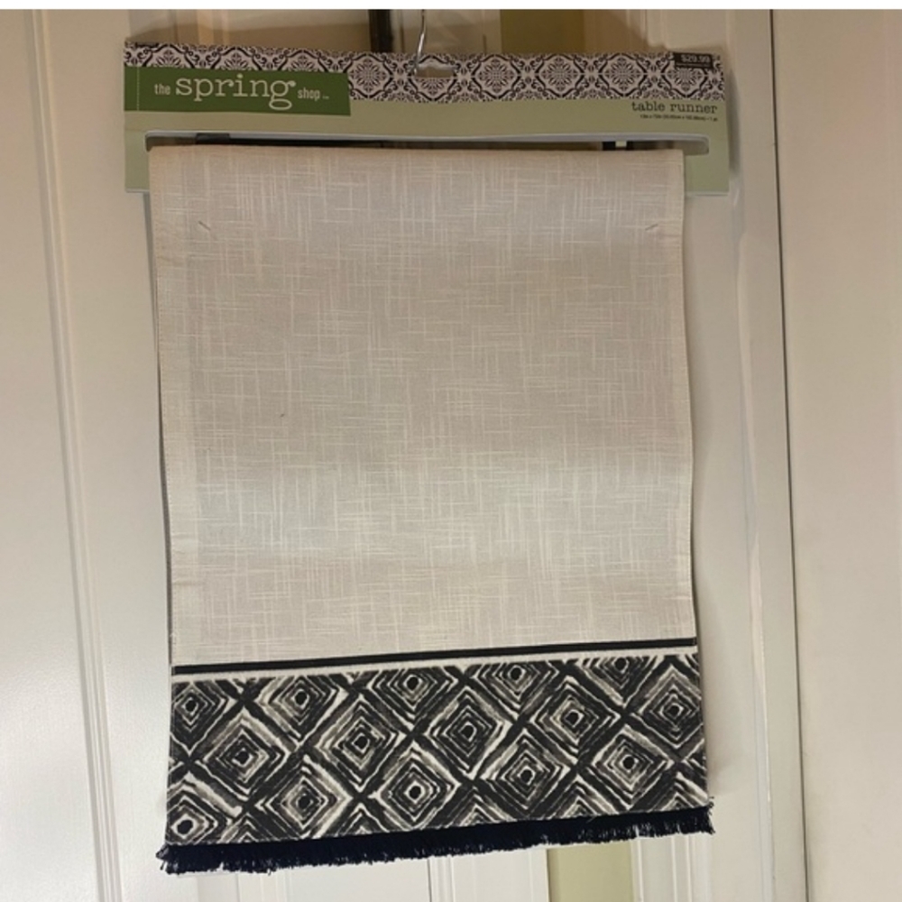 Bohemian Tassled No-Wrinkle Linen Look Cotton Table Runner Black & White BNWT SO